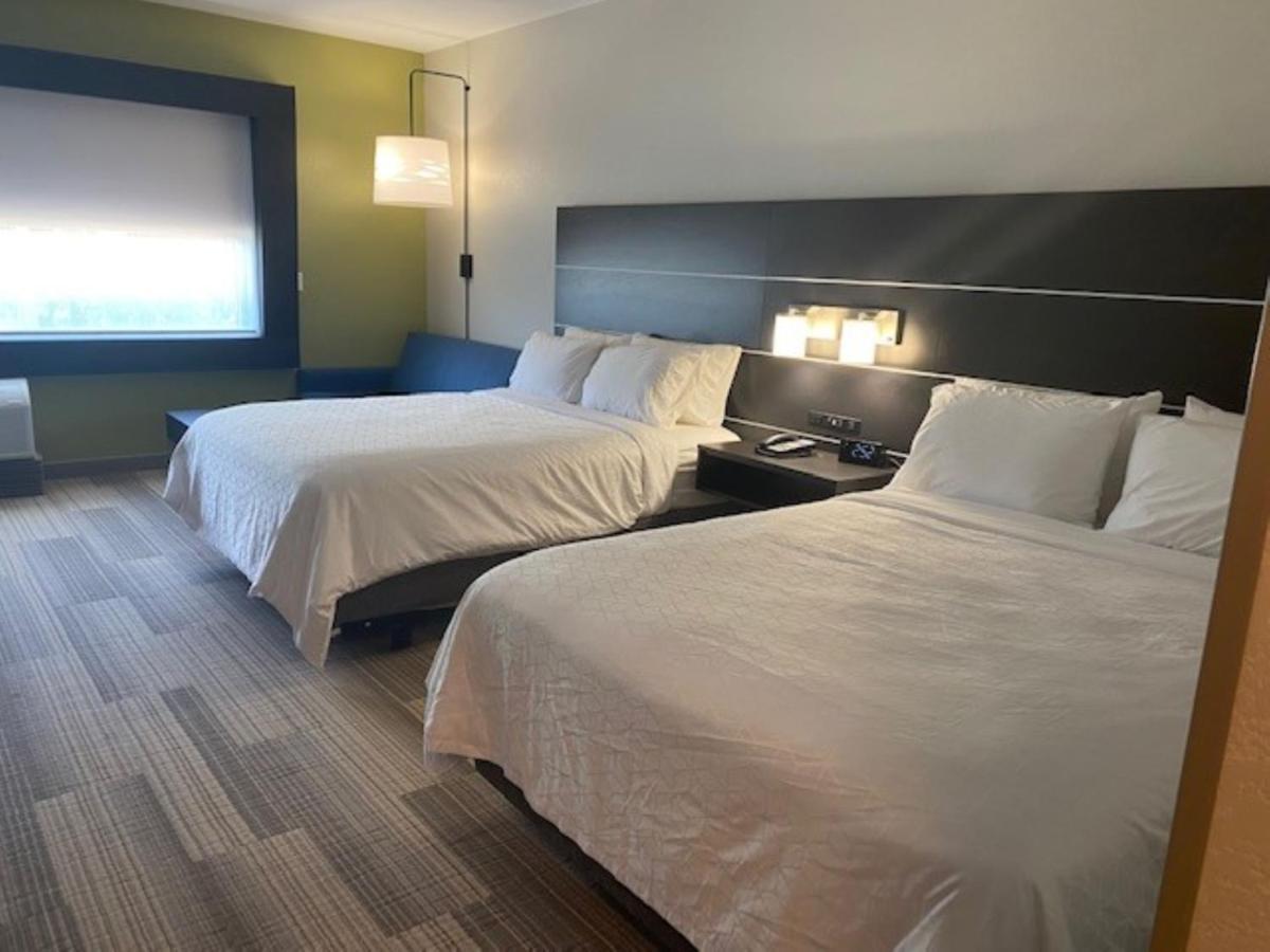 Holiday Express & North By Ihg Warrensburg